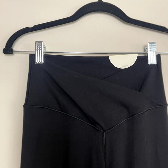 NWT OFFLINE By Aerie Real Me High Waisted Crossover Flare Legging Women's Sz M - Picture 3 of 7